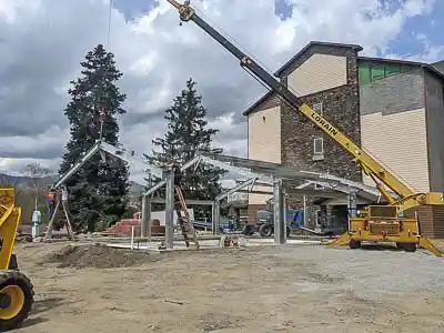 Steel Building Pool Cover construction main frames with crane